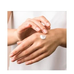 HydroPeptide Solar Defense Hand Guard Moisturizing Cream SPF 15 - Image 3